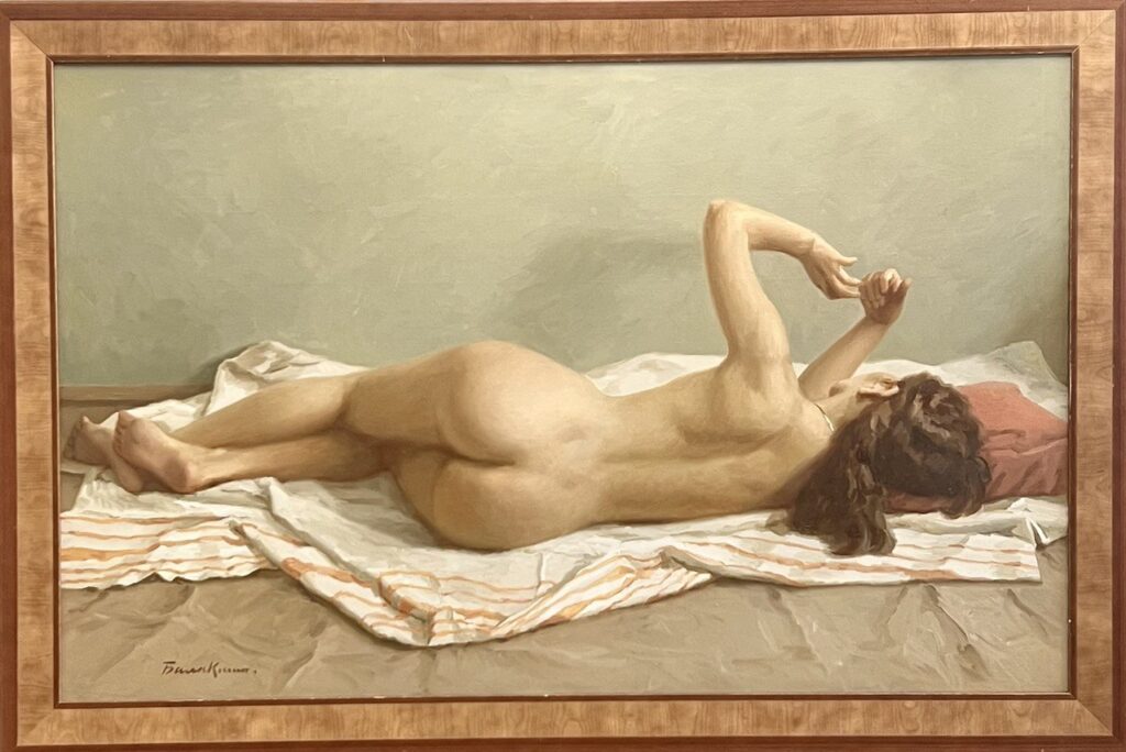 Лежащая модель, в раме