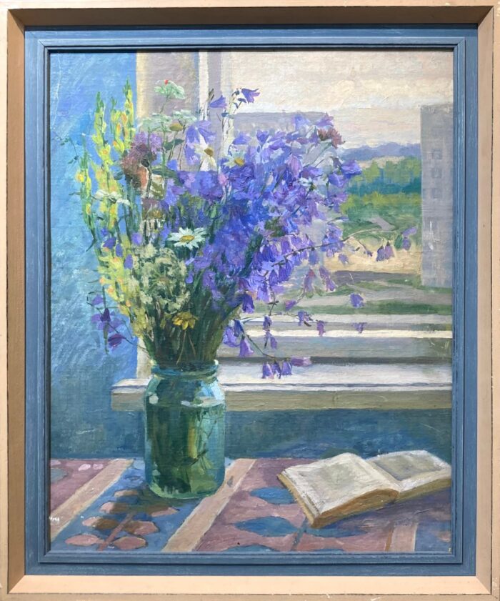 Полевые цветы с книгой, в раме